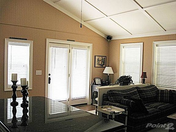 Second entrance from front porch into living room