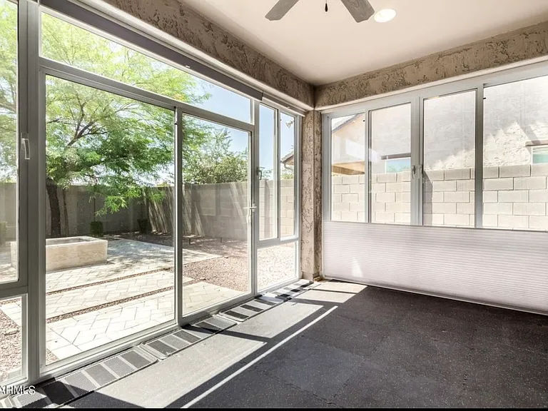 5024 N 84th Dr — Photo 15