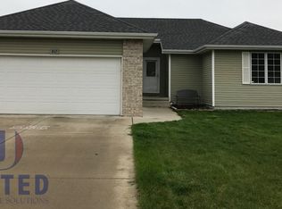 517 E 26th St, South Sioux City, NE 68776