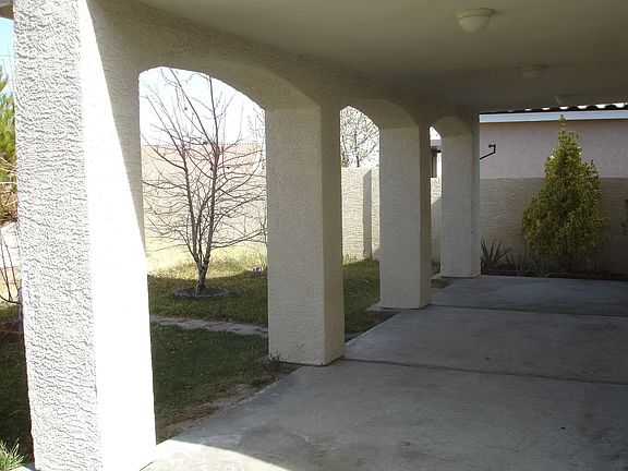 4th image of 8416 W Gilmore Ave