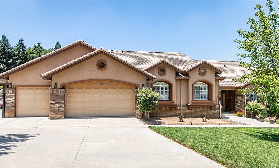 1st image of 38600 Wildflower Ln