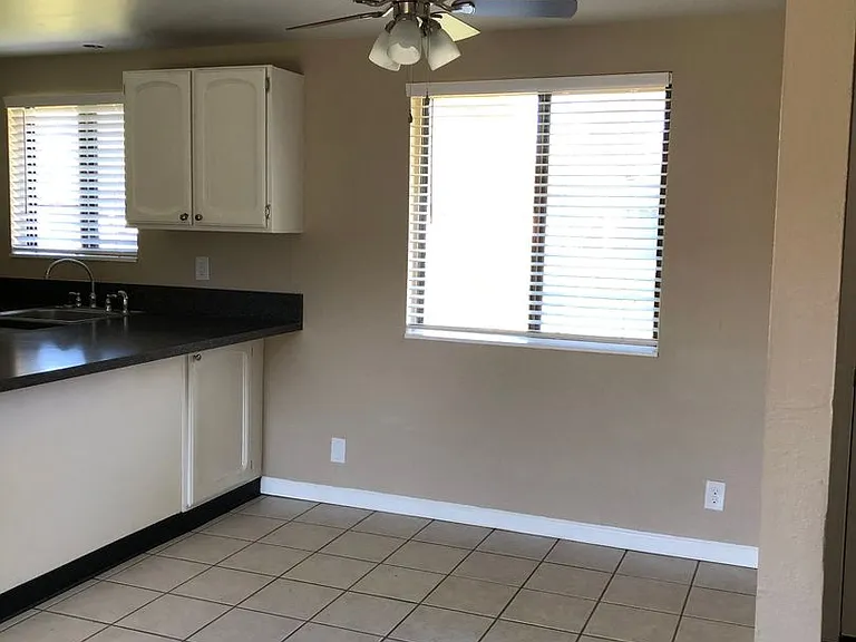 Churchill Village Apartments — Photo 35