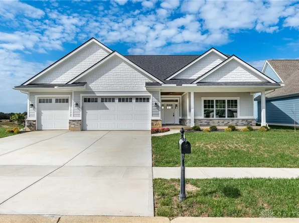 2102 High Wheel Dr, Xenia, OH 45385