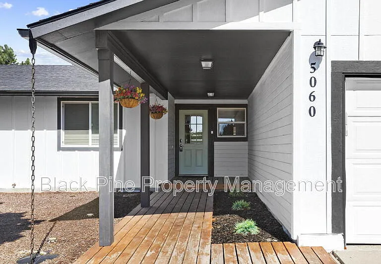 5060 S Chaps Pl — Photo 2
