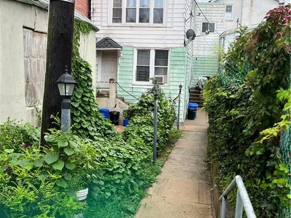 153 28th Ave, Brooklyn, NY 11214