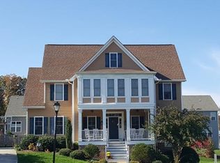 600 Paddle Creek Dr, Midlothian, VA 23113