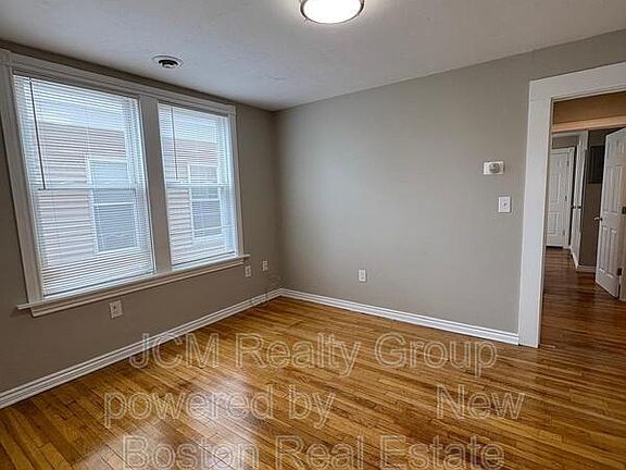 5th image of 38 Neptune St