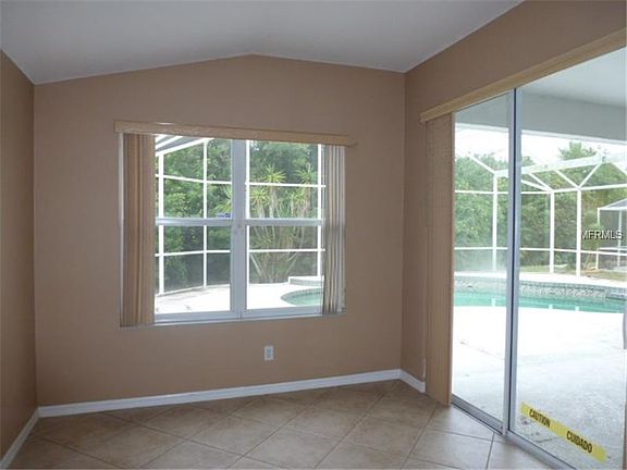 5th image of 265 Fareham Dr