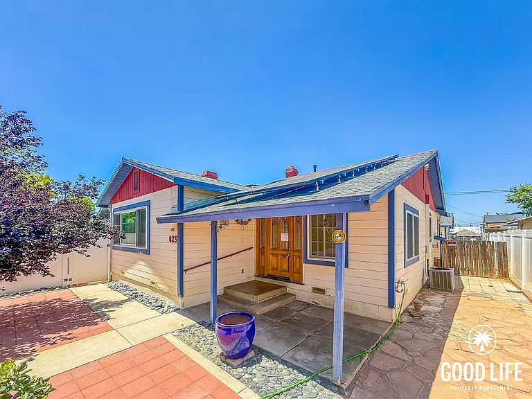 623 E St — Photo 11