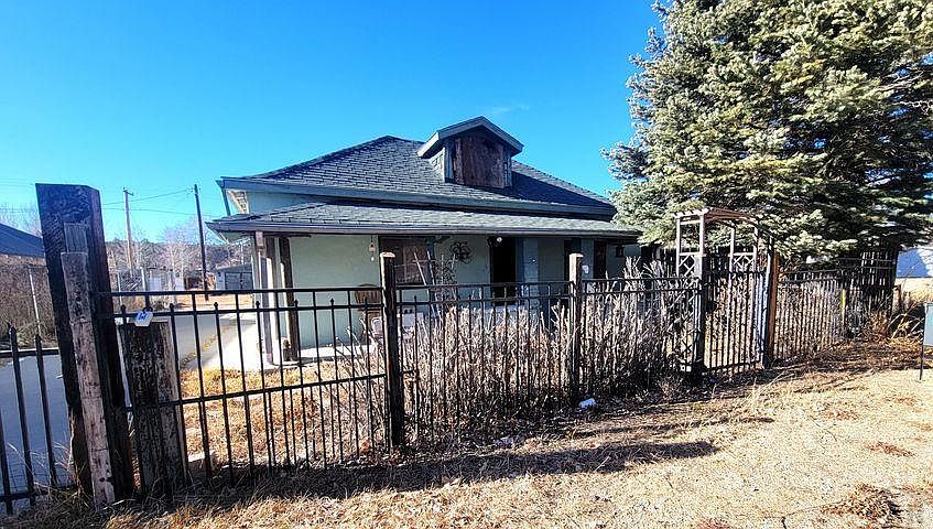 1st image of 613 Salazar St