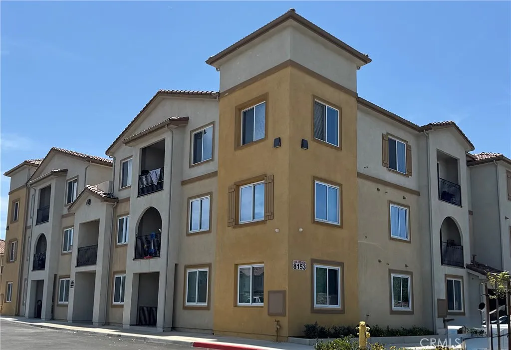 3 bed, 1333 sqft, $3,000 — Photo 3