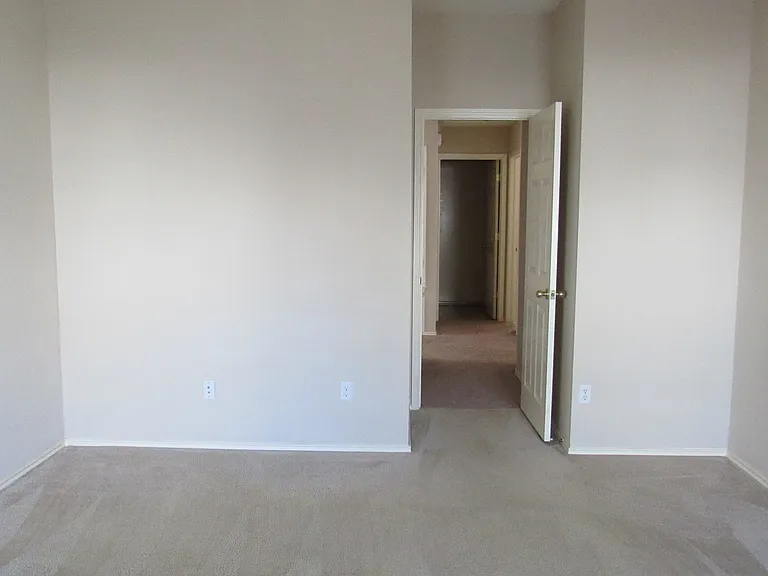 11124 Crazy Well Dr — Photo 12