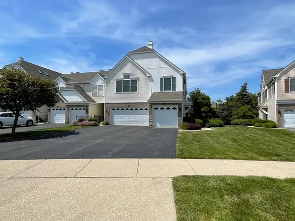 268 Gazebo Ln #38, Lombard, IL 60148