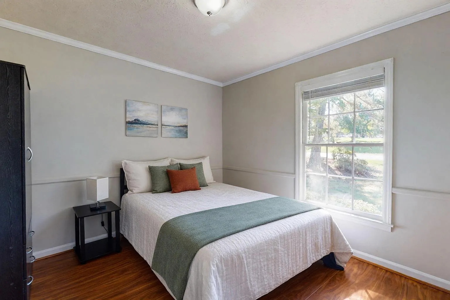 4 bed, 2.0 bath, 1356 sqft, $780 — Photo 2