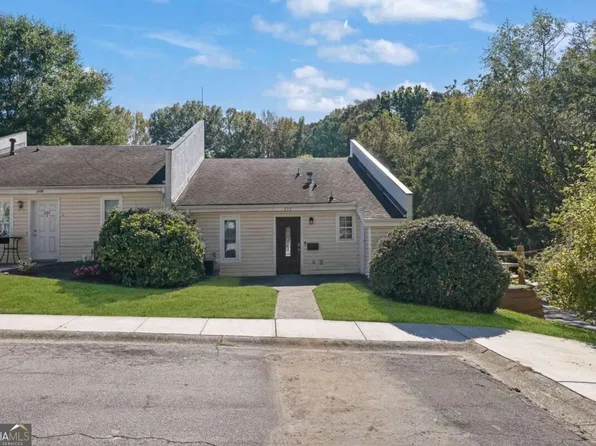 237 Goshen Ln, Woodstock, GA 30188