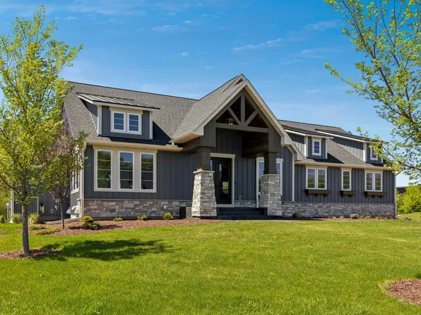 5720 57th Pl N, Lake Elmo, MN 55042
