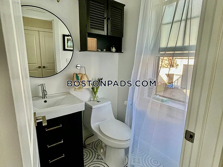 7 Webster St #1 — Photo 24