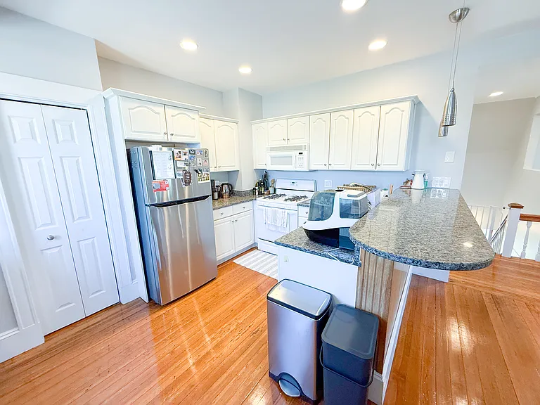 410 S Huntington Ave #3 — Photo 9