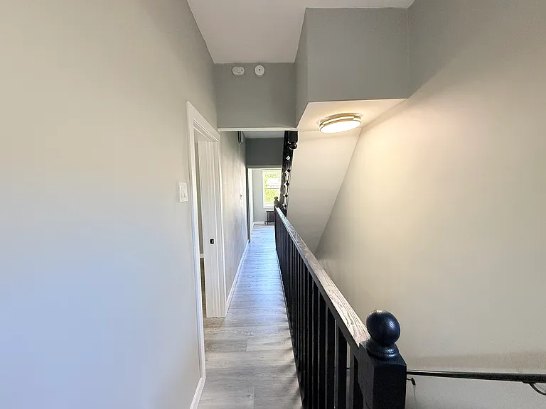 1527 Hoff St — Photo 7