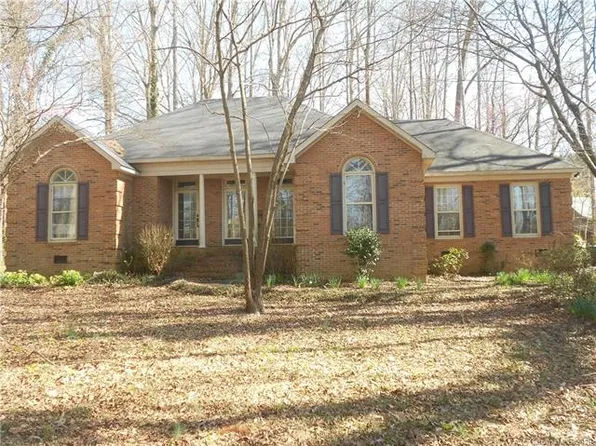 2725 Meadow Ln, Matthews, NC 28105