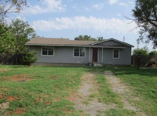421 Minnesota St, Geronimo, OK 73543