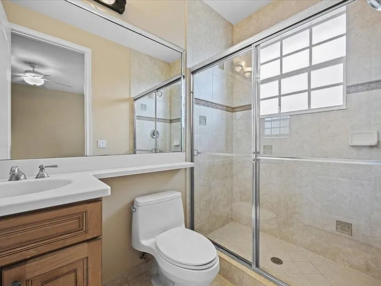 4902 Vine Cliff Way E — Photo 20