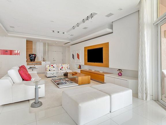 2nd image of 300 SE 5th Avenue #8080