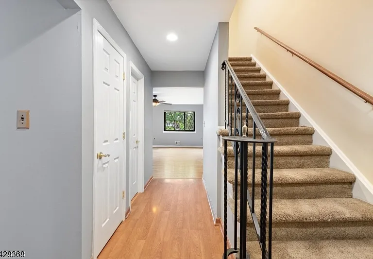 260 Wildflower Ln — Photo 4