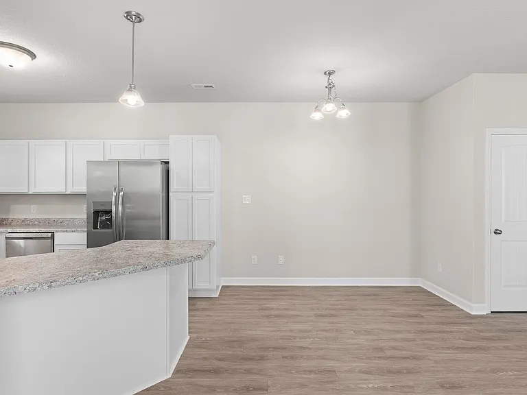 2033 Folkstone Woods Ln — Photo 10
