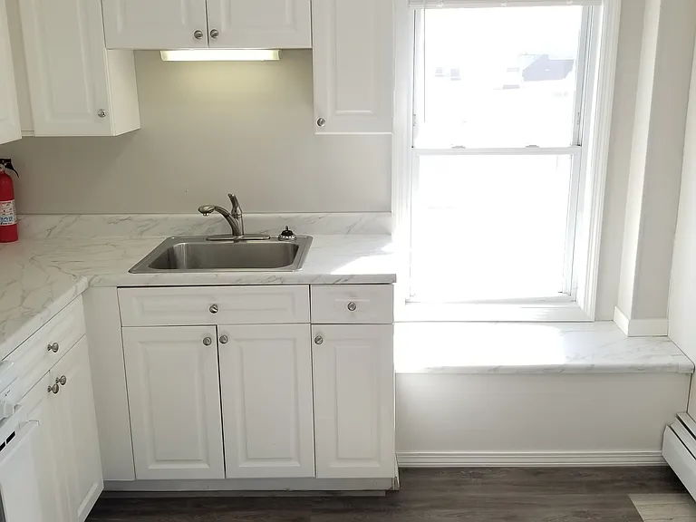 15 Walnut St — Photo 3