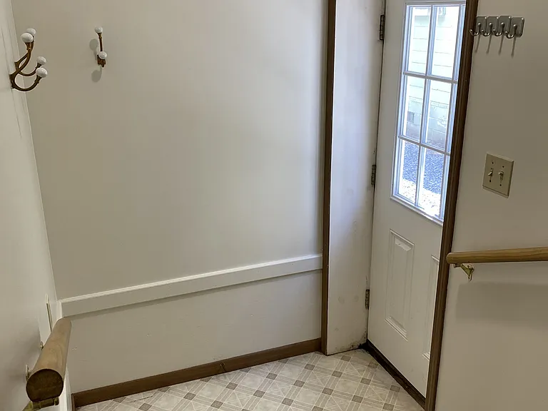 181 Armstrong St #D — Photo 6