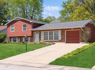 21 Red Haw Ln, Lake Zurich, IL 60047