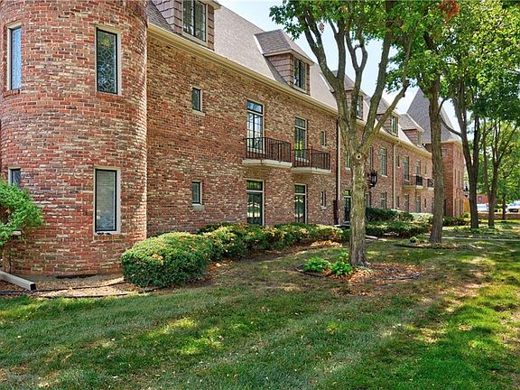 2nd image of 8361 Somerset Dr APT 205