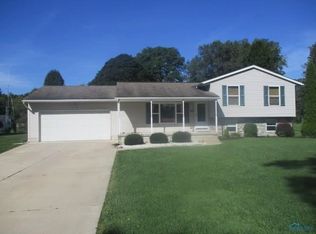 1902 Sherborn Dr, Holland, OH