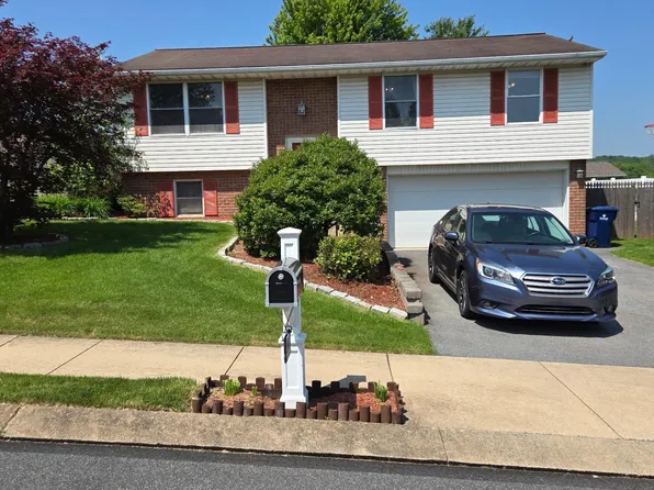 12 Spring House Ln, Denver, PA 17517