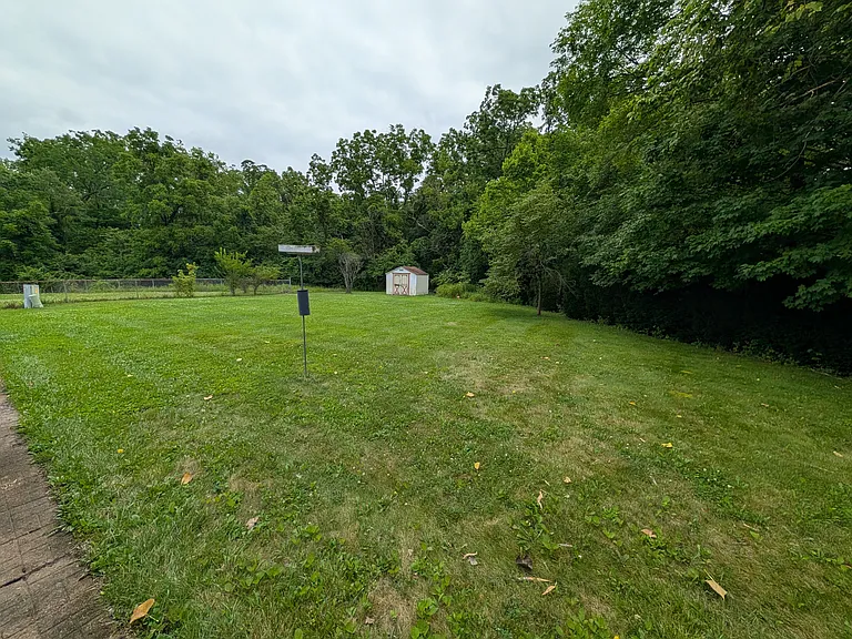 698 Liberty Ln — Photo 18