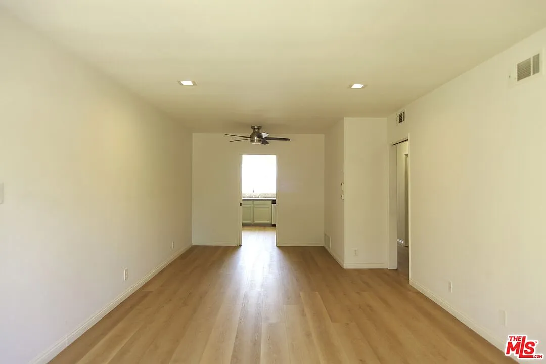 Building Photo - 1323 S Ridgeley Dr #5