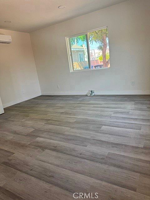 2nd image of 742 Simmons Ave