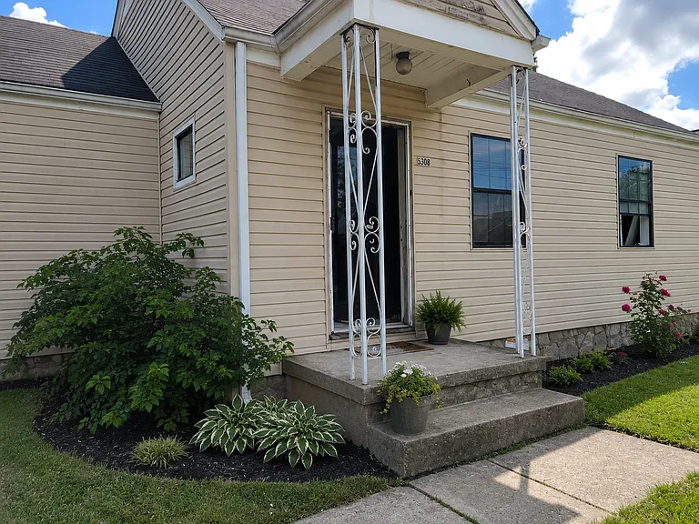 5308 Spriggs St — Photo 1
