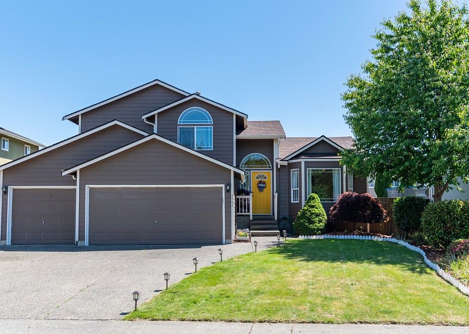 1st image of 6402 83rd Pl NE