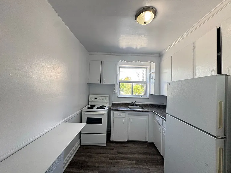 8 E 36th St #34 — Photo 6