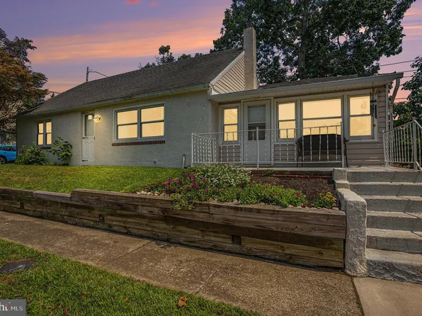 1315 Lakeview Dr, Lansdale, PA 19446