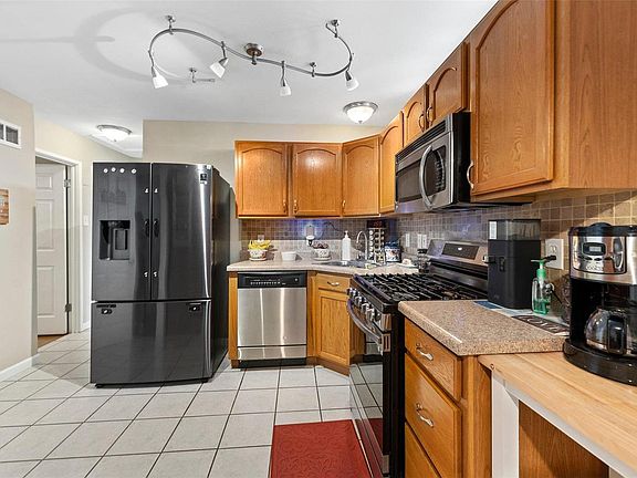 5th image of 10834 Antrill Dr