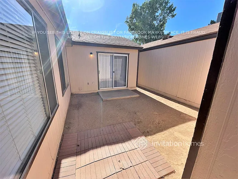 16026 S Catalina St — Photo 13