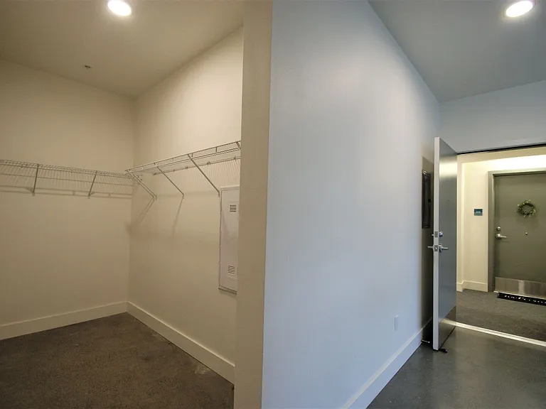 2201 Eastlake Ave E — Photo 11