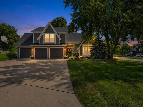 5106 Anderson St, Shawnee, KS 66226