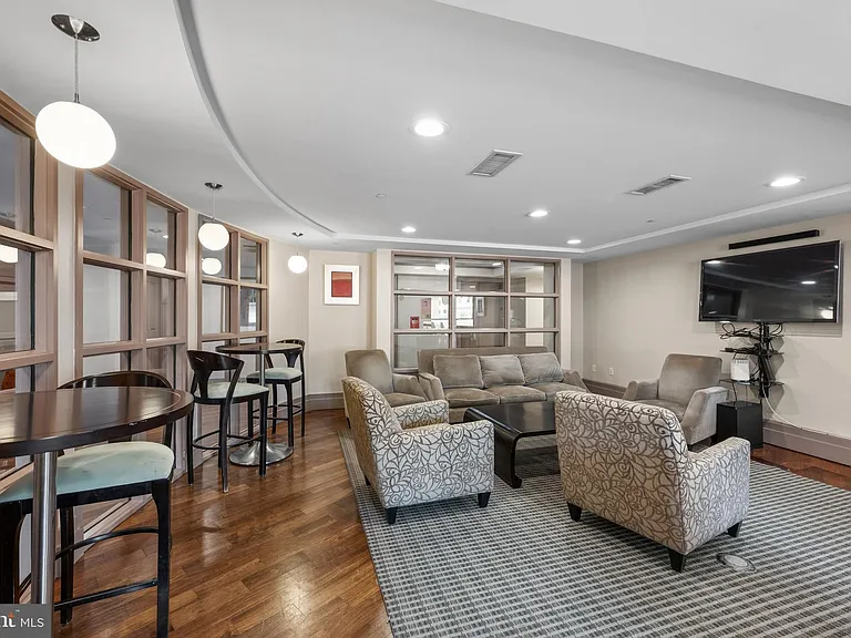 777 7th St NW #1021 — Photo 19