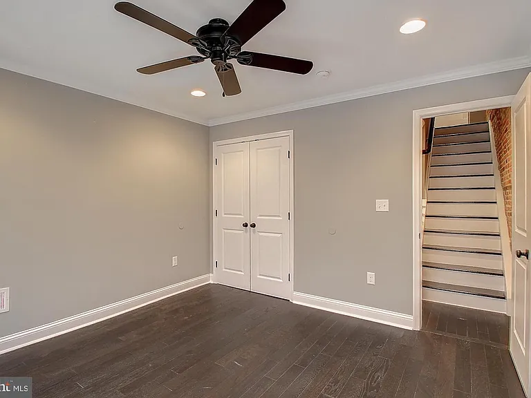 1430 S Charles St — Photo 14