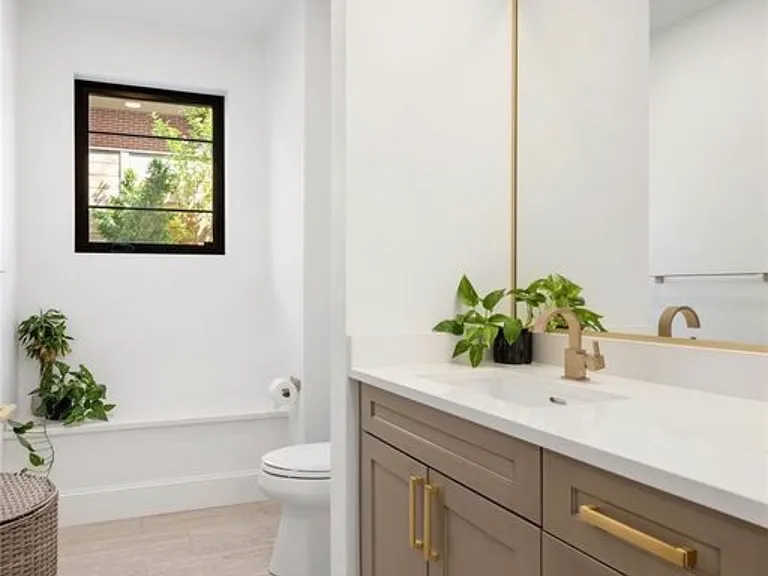 2524 Zenobia St — Photo 11