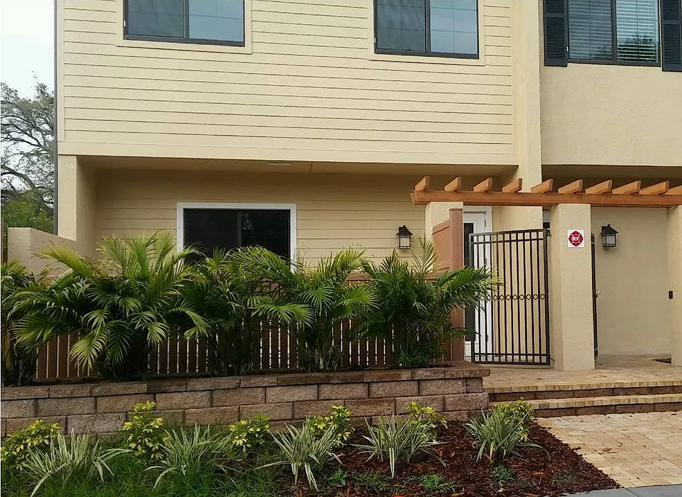 3 bed, 2.5 bath, 1739 sqft, $3,800 — Photo 1